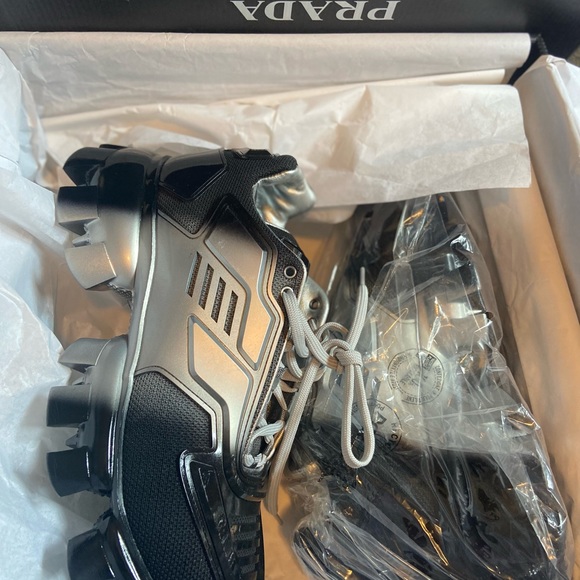 PRADA CLOUDBUST - Picture 7 of 10